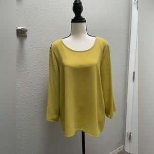 Women’s Top - L - NWOT
